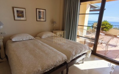 SPECTACULAR BEACHFRONT APARTMENT – VILLA GADEA, ALTEA
